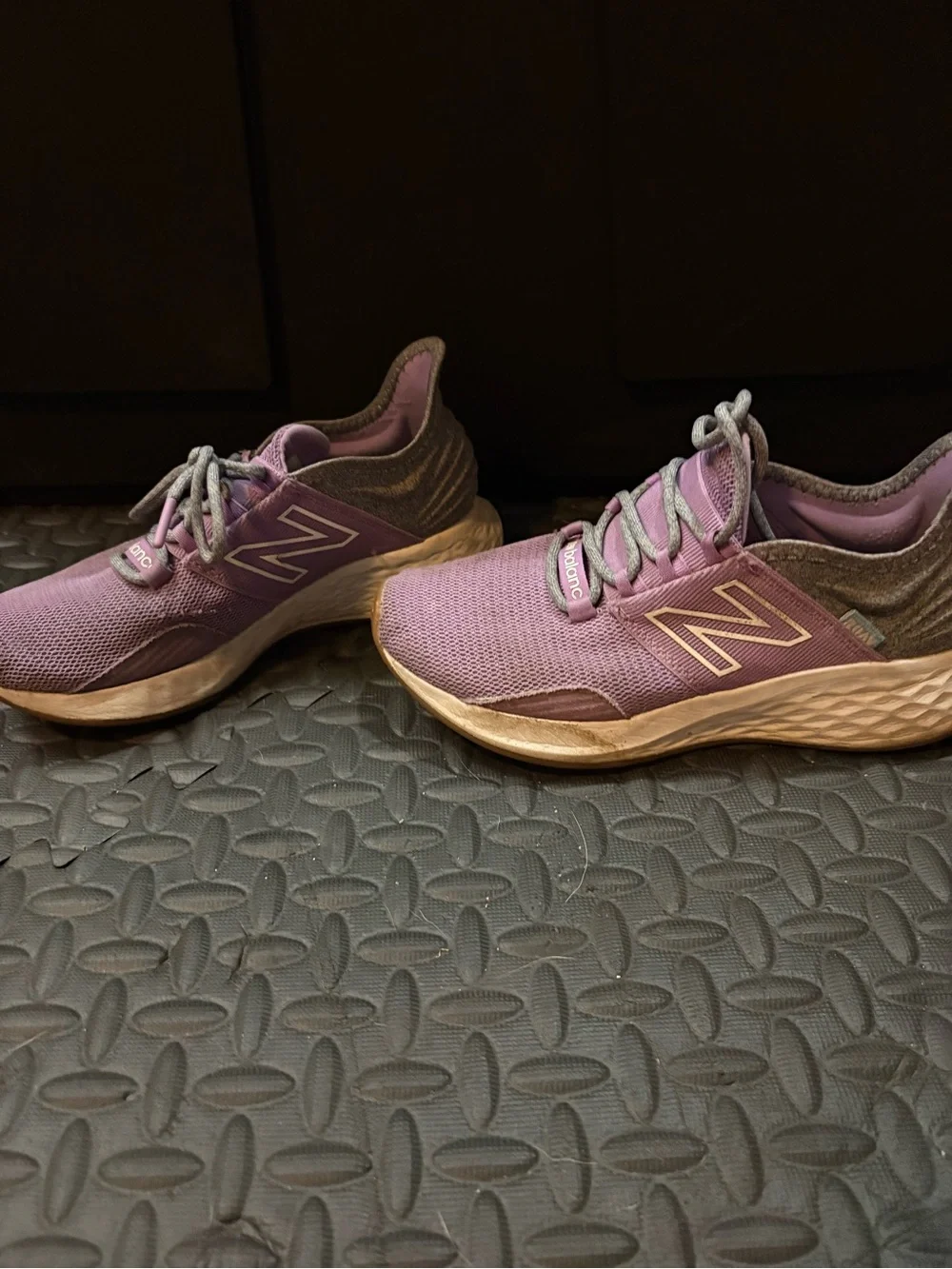 New Balance Women's Lavender and Gray Athletic Running Shoes- no shoe inserts